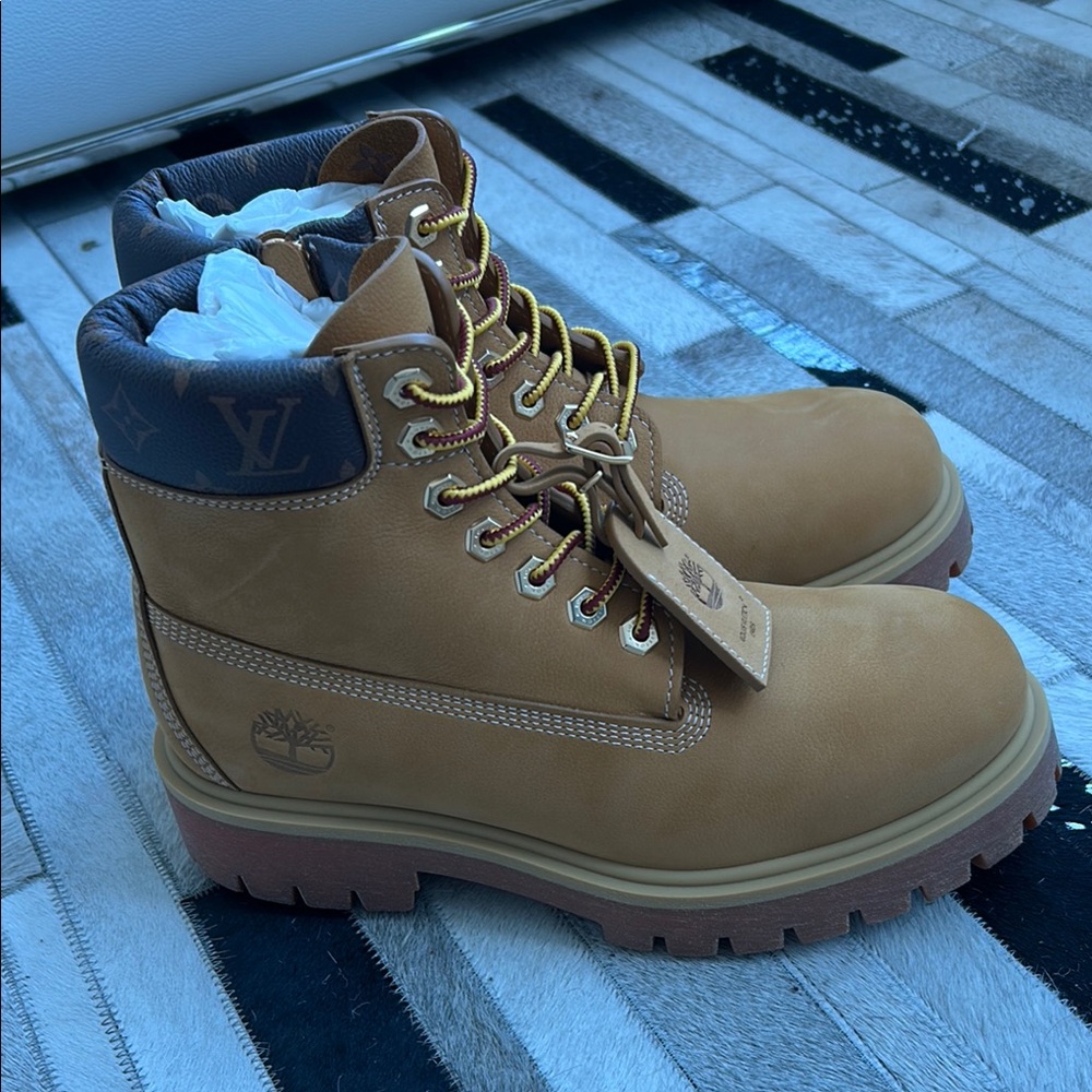 Louis Vuitton x Timberland Tan and Brown Men’s Boots (Limited Edition) - Picture 3 of 11